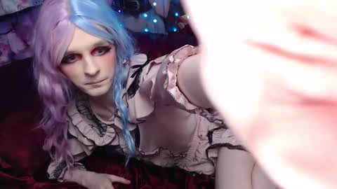 Snapshot of iselestias chatting on February 23, 10:29 pm Sele online show from February 23, 10:29 pm