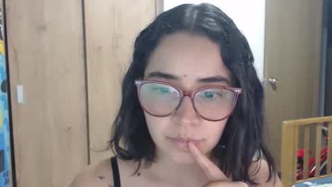 Snapshot of isemma chatting on February 2, 4:11 am Emma online show from February 2, 4:11 am