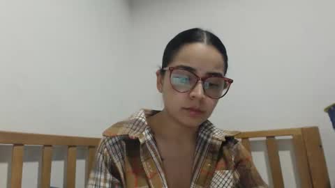 Snapshot of isemma chatting on February 3, 2:21 am Emma online show from February 3, 2:21 am