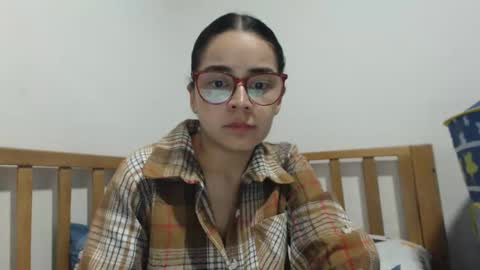 Snapshot of isemma chatting on February 3, 2:53 am Emma online show from February 3, 2:53 am