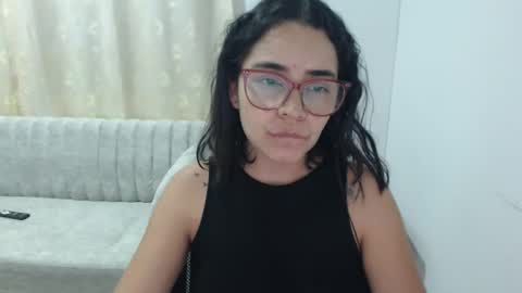 Snapshot of isemma chatting on March 4, 3:56 am Emma online show from March 4, 3:56 am