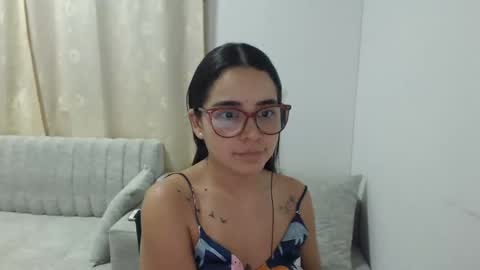 Snapshot of isemma chatting on March 21, 3:33 am Emma online show from March 21, 3:33 am