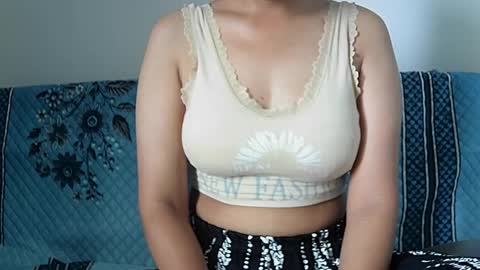 ishika_singh_ online show from June 26, 1:54 am