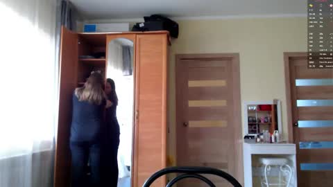 Snapshot of isingle_mom chatting on April 22, 5:54 am isingle_mom online show from April 22, 5:54 am