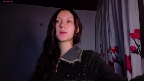 Snapshot of isis1012 chatting on February 8, 4:16 am isa online show from February 8, 4:16 am