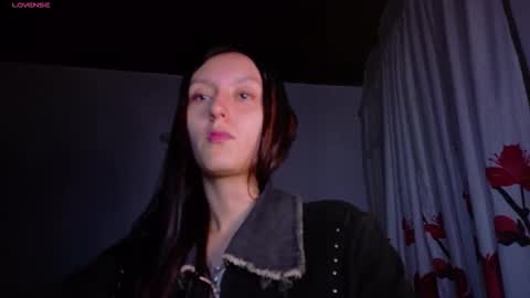 Snapshot of isis1012 chatting on February 15, 3:47 am isa online show from February 15, 3:47 am