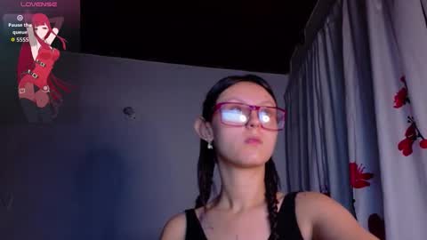 Snapshot of isis1012 chatting on February 20, 6:26 am isa online show from February 20, 6:26 am