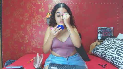 Snapshot of isis_blade chatting on September 17, 3:24 pm Isis Blade online show from September 17, 3:24 pm