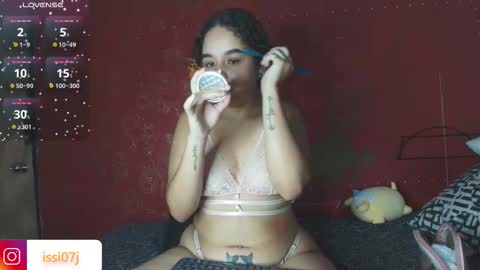 Snapshot of isis_blade chatting on October 17, 6:32 pm Isis Blade online show from October 17, 6:32 pm