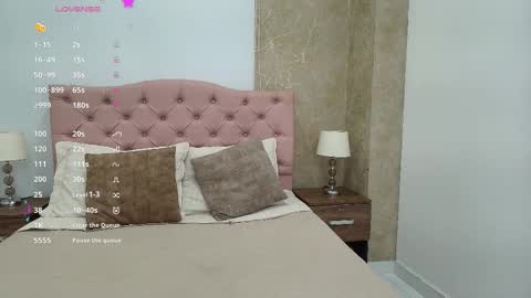 Isis Choi online show from March 12, 7:20 pm