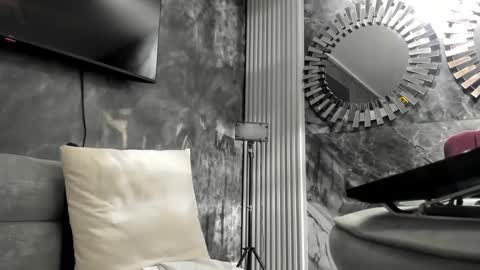 Isis online show from September 20, 5:58 pm