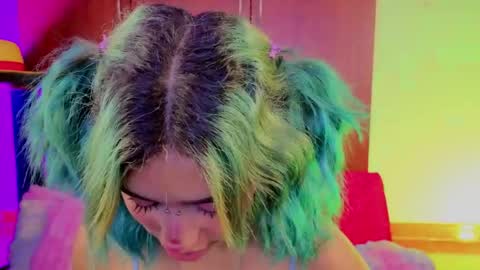Snapshot of isisjones18 chatting on May 5, 3:25 am Isisjones18 online show from May 5, 3:25 am