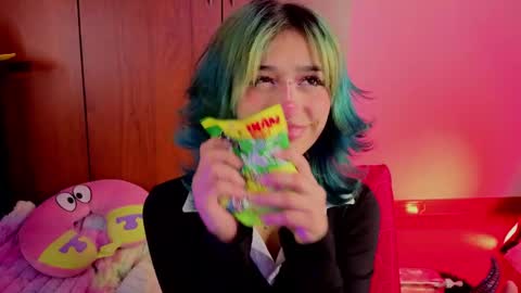 Snapshot of isisjones18 chatting on May 7, 3:01 am Isisjones18 online show from May 7, 3:01 am