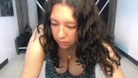 Snapshot of isla_ch chatting on July 14, 2:05 am isla_ch online show from July 14, 2:05 am