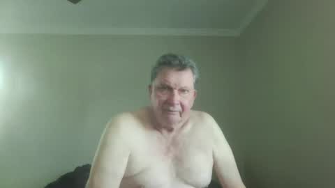 Snapshot of island625103 chatting on October 15, 6:41 pm island625103 online show from October 15, 6:41 pm