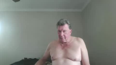 Snapshot of island625103 chatting on October 18, 7:03 pm island625103 online show from October 18, 7:03 pm