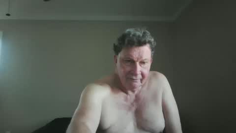 Snapshot of island625103 chatting on November 2, 8:33 pm island625103 online show from November 2, 8:33 pm