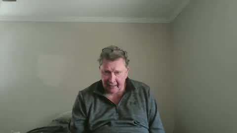 island625103 online show from February 16, 7:43 pm