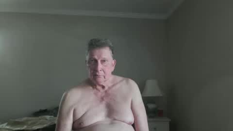 Snapshot of island625103 chatting on May 31, 9:49 pm island625103 online show from May 31, 9:49 pm