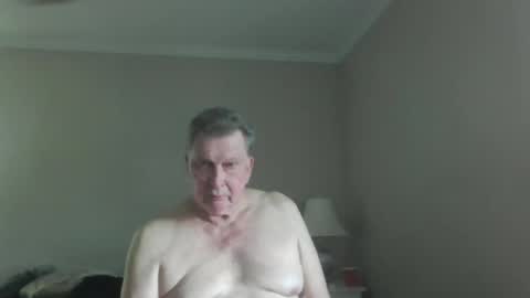Snapshot of island625103 chatting on July 22, 7:27 pm island625103 online show from July 22, 7:27 pm