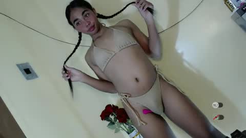 Alona online show from June 16, 12:30 pm