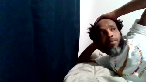 islandmaker online show from February 12, 6:52 am