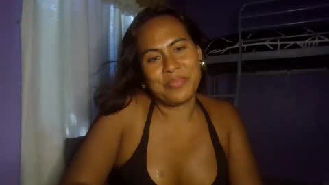 Snapshot of islandvelvet chatting on December 23, 4:54 am IslandVelvet online show from December 23, 4:54 am