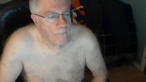 islesman22 online show from December 2, 10:28 am