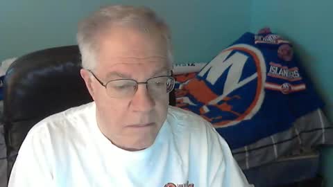 Snapshot of islesman22 chatting on May 25, 10:54 am islesman22 online show from May 25, 10:54 am