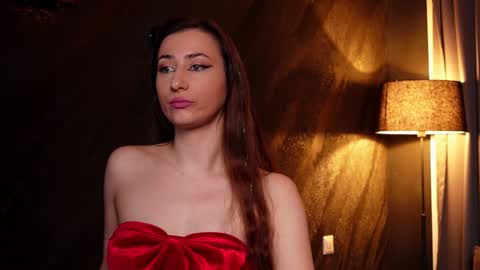 IsoldeBliss online show from February 3, 11:42 am