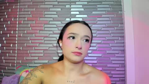 Snapshot of issa_garcia chatting on December 3, 2:05 pm I S S A B E L A Igissaa ax Xlittleissa online show from December 3, 2:05 pm