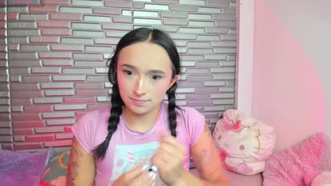 Snapshot of issa_garcia chatting on December 12, 2:11 pm I S S A B E L A Igissaa ax Xlittleissa online show from December 12, 2:11 pm