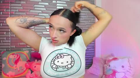 Snapshot of issa_garcia chatting on January 21, 2:05 pm I S S A B E L A Igissaa ax Xlittleissa online show from January 21, 2:05 pm