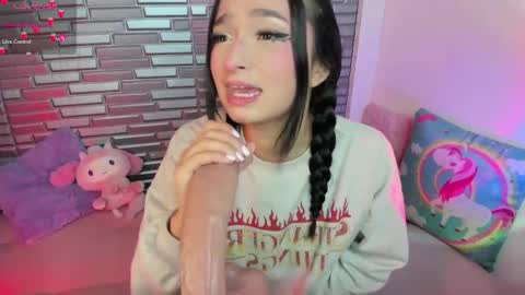 Snapshot of issa_garcia chatting on February 24, 2:26 pm I S S A B E L A Igissaa ax Xlittleissa online show from February 24, 2:26 pm