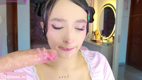 Snapshot of issa_garcia chatting on February 25, 11:03 pm I S S A B E L A Igissaa ax Xlittleissa online show from February 25, 11:03 pm