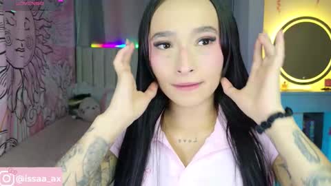 Snapshot of issa_garcia chatting on March 5, 10:06 pm I S S A B E L A Igissaa ax Xlittleissa online show from March 5, 10:06 pm