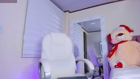 Isa  online show from December 27, 8:02 am