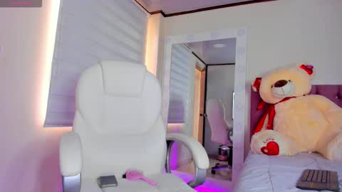 Isa  online show from September 14, 6:51 pm