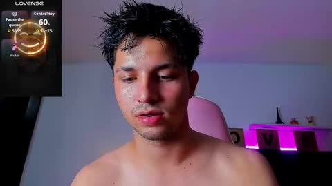 Snapshot of issac_james chatting on September 13, 5:40 am Issac online show from September 13, 5:40 am