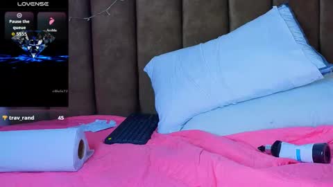 Issac online show from March 10, 10:26 pm