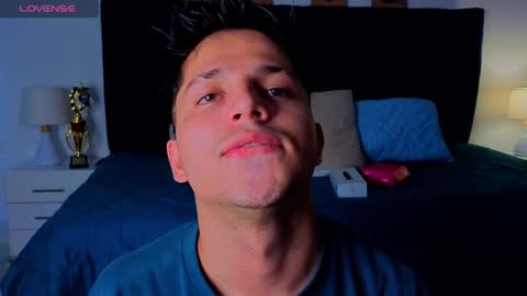 Issac online show from April 10, 4:39 am