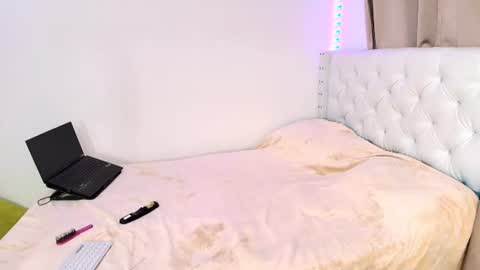 Iseey online show from June 17, 1:41 am