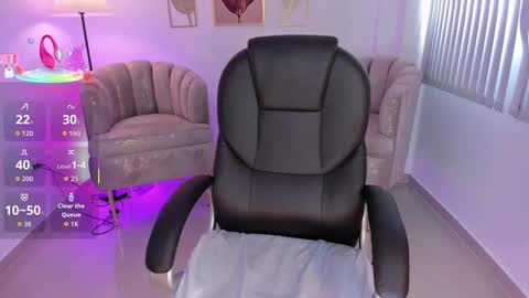 issi_loren online show from November 28, 2:20 pm