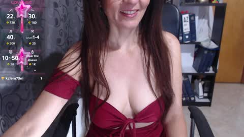 Issy online show from April 2, 10:35 am