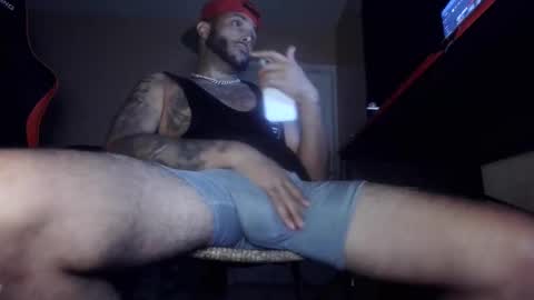 Snapshot of istreamtoo954 chatting on April 9, 2:33 am istreamtoo954 online show from April 9, 2:33 am