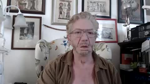 Snapshot of isubmissiveslut chatting on April 14, 7:31 pm ImYourBitch online show from April 14, 7:31 pm