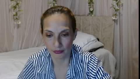 Itala Gomez online show from February 28, 11:45 pm