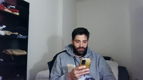 italianboybcn online show from March 2, 6:59 am