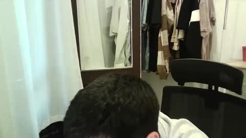 italianboybcn online show from November 17, 9:26 am