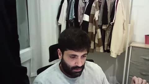 italianboybcn online show from November 22, 10:53 pm